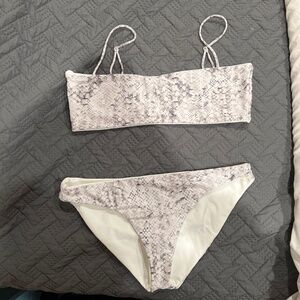 New without tags Dolce Vita Swimsuit bikini (never worn)